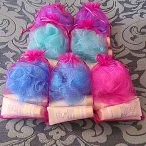 Brand New Mary Kay Satin Shea body scrub/wash/lotion mini sets with louffa $10ea